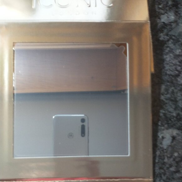 Makeup - Picture 3 of 3